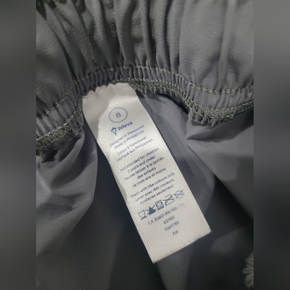 IVVIVA BY LULULEMON Sz 8 - Picture 4 of 5